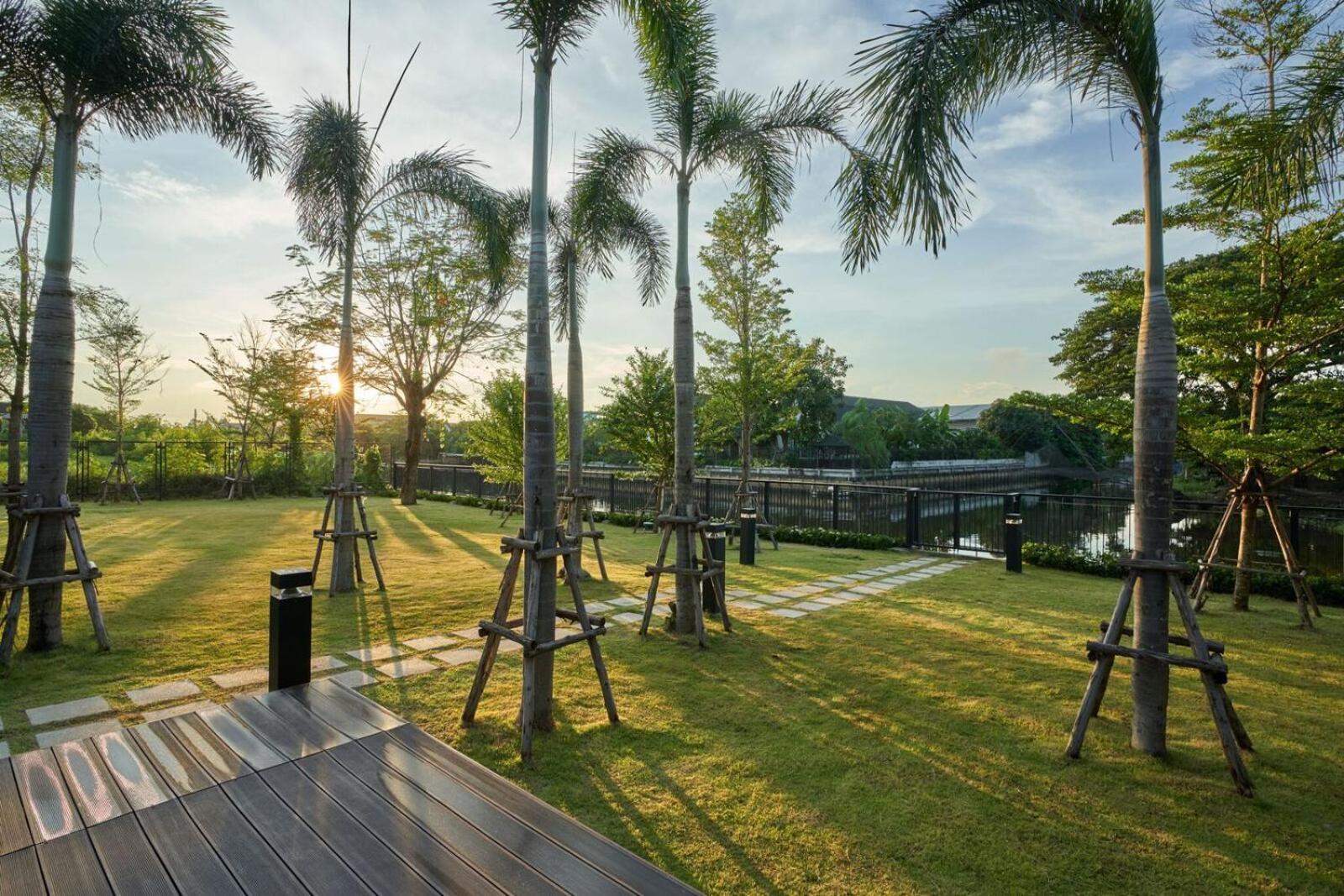 Hotel The Park Nine Suvarnabhumi - Free Bkk Airport Shuttle